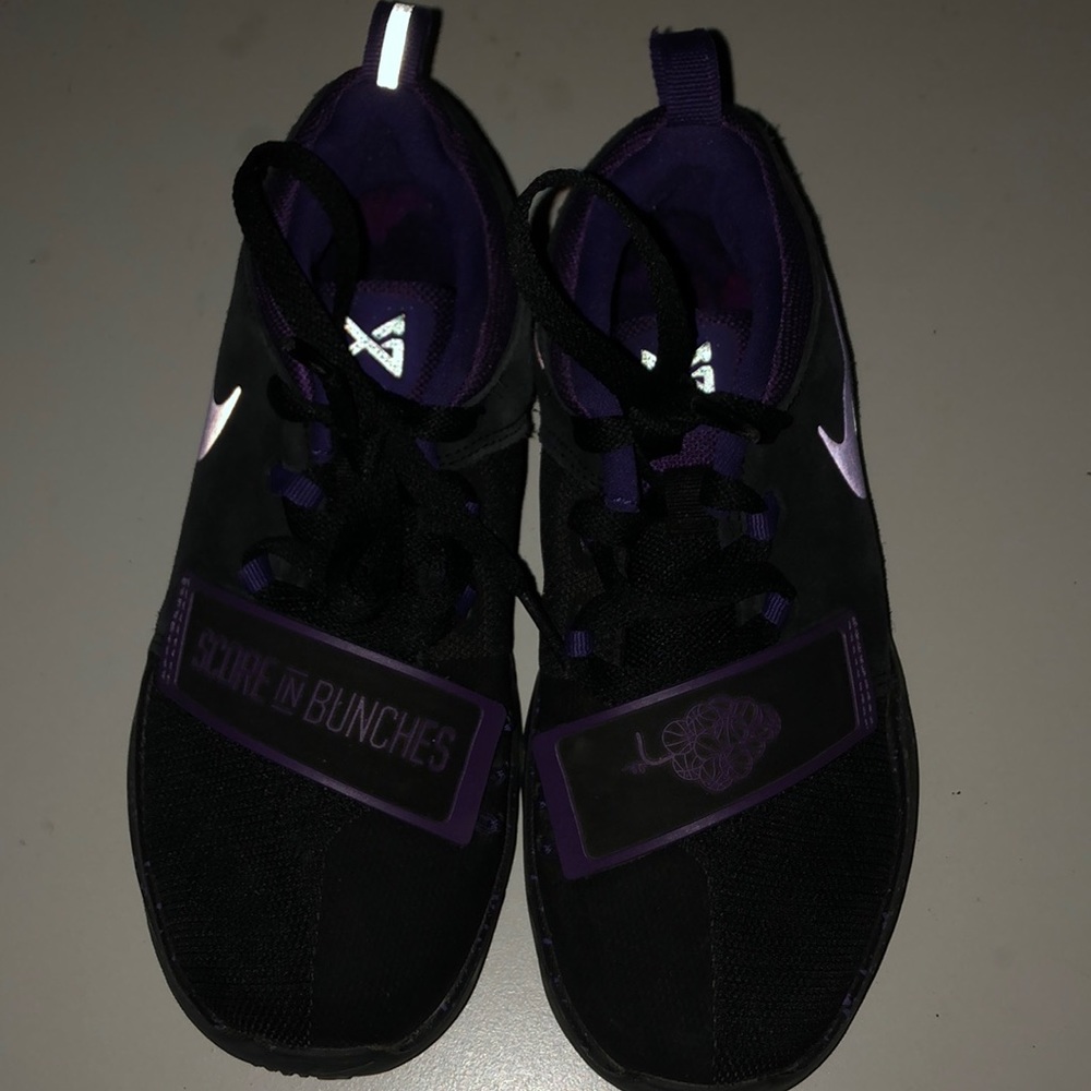 Nike PG “Score in bunches” sneakers